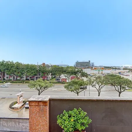 Chic 1Br Near Nrg With Pool Wifi Freeparking Apartment Houston Exterior photo