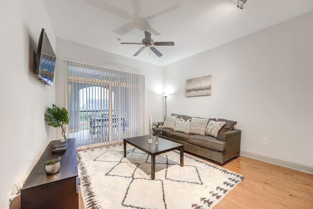 Chic 1br Near Nrg With Pool Wifi Freeparking Appartement *